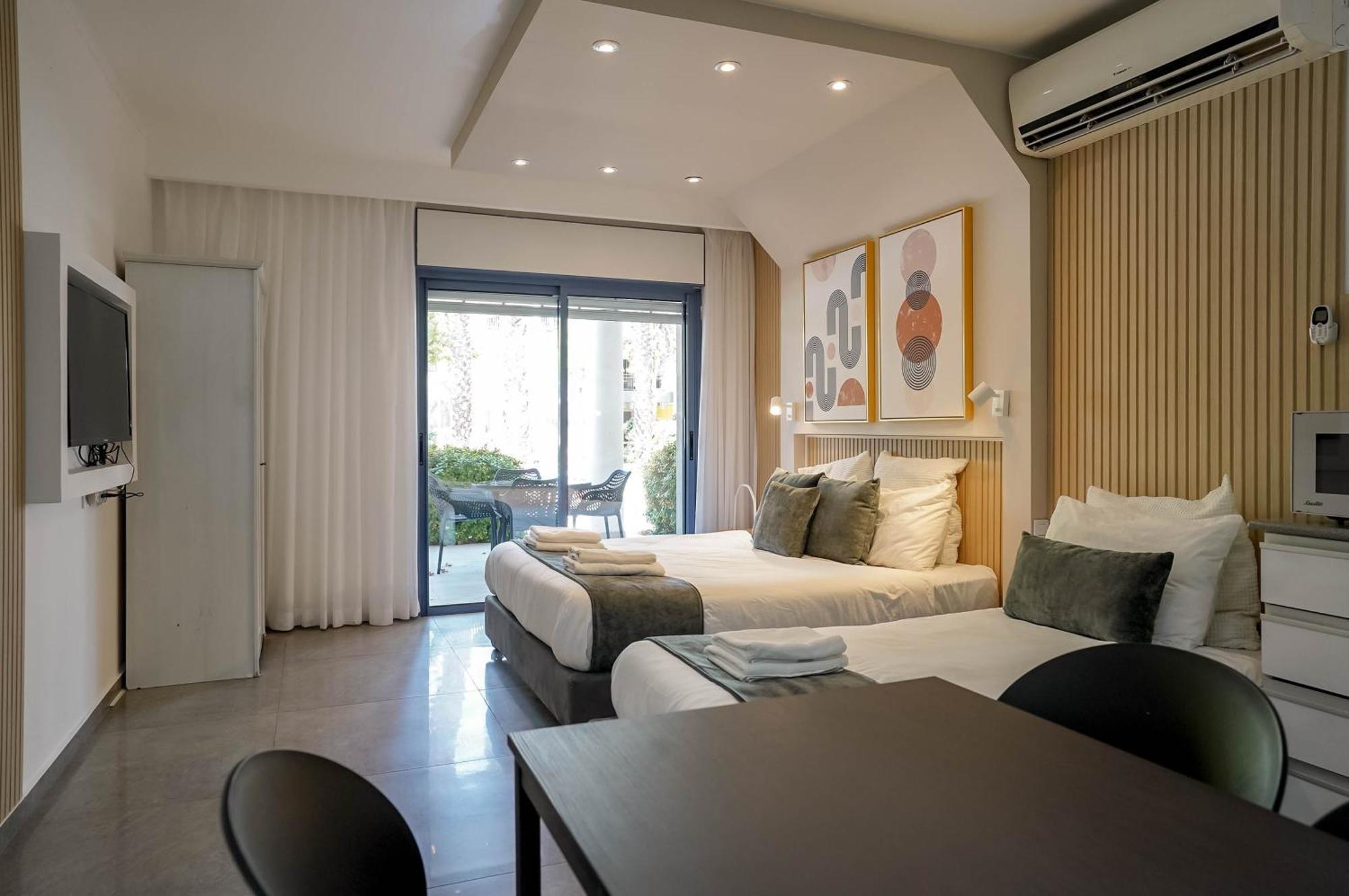 Apartment Yalarent Royal Park Studio