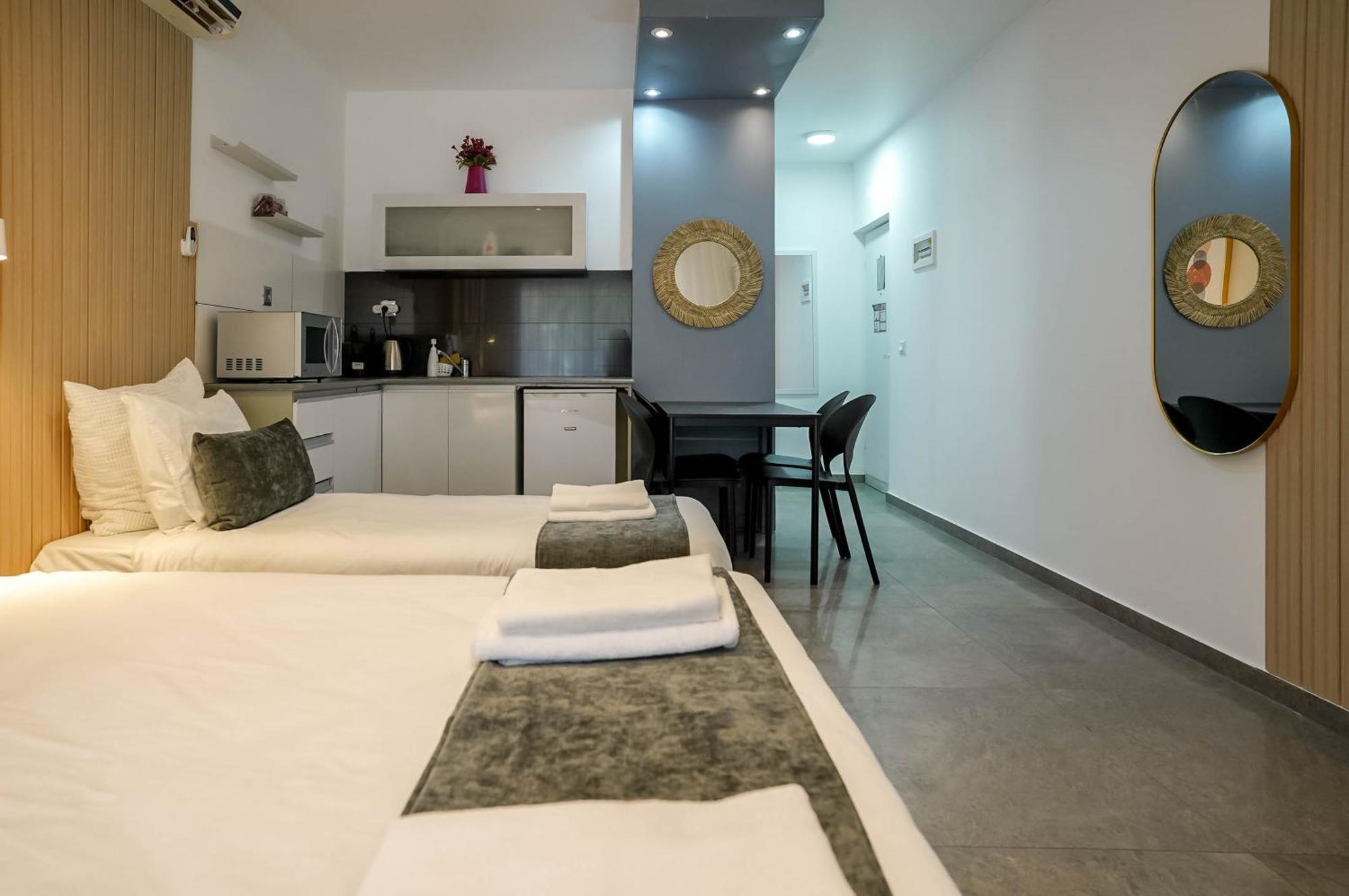 Yalarent Royal Park Studio Apartment *