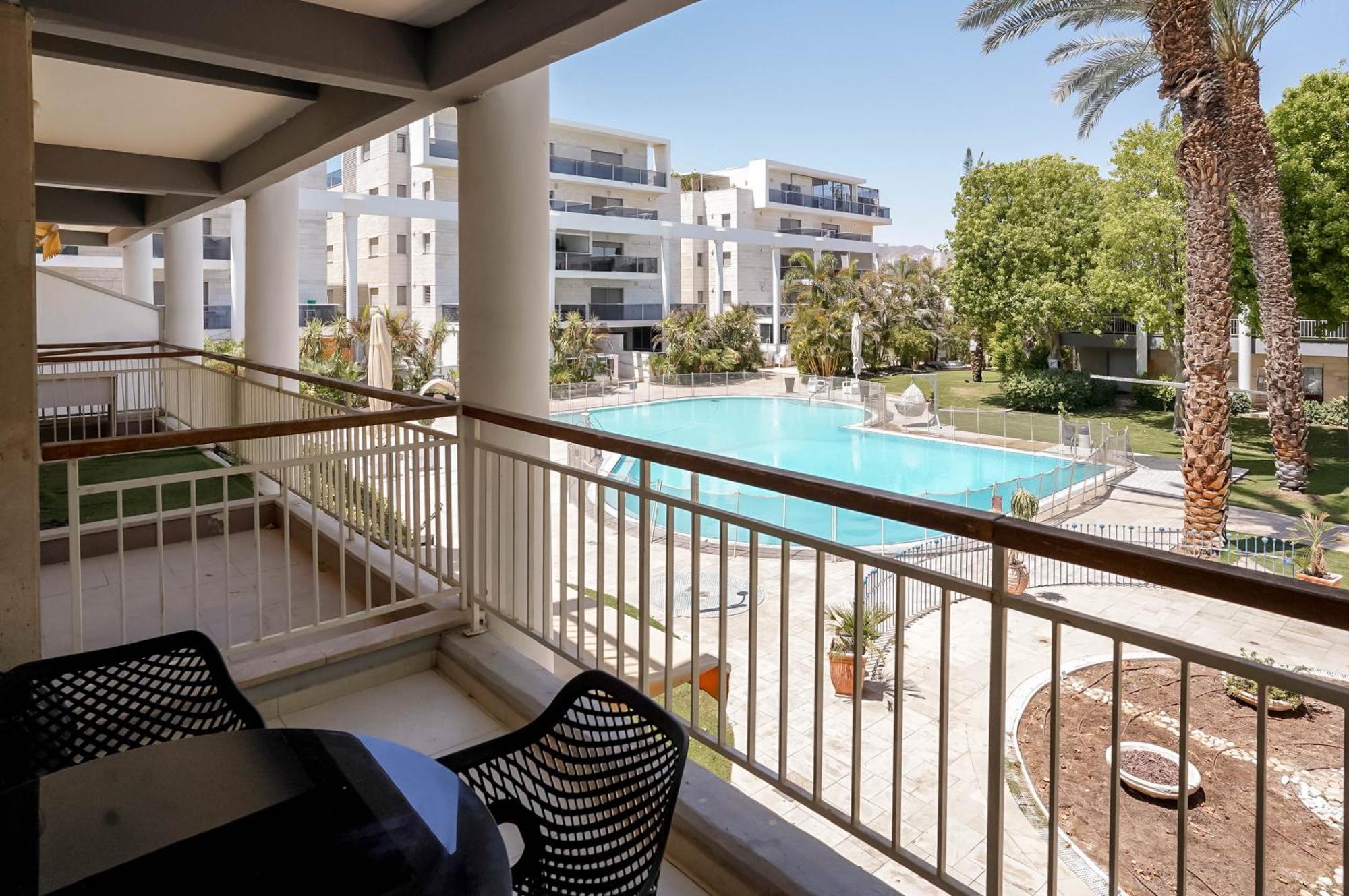 Yalarent Royal Park Studio Apartment *